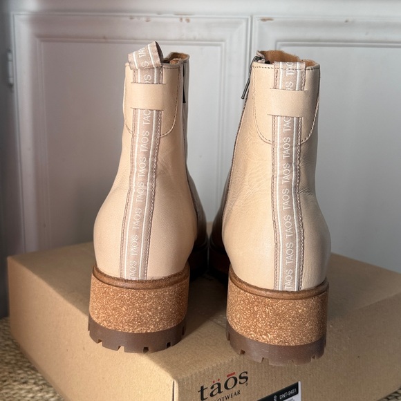 NIB Taos Footwear Downtown Ivory Leather Platform Boots EU 42 US 11-11.5 - Picture 15 of 17